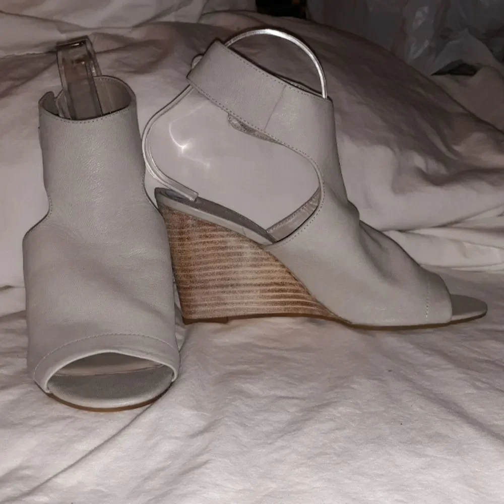 NWOT Franco Sarto‎ Fauna Grey Leather Wedge 7.5